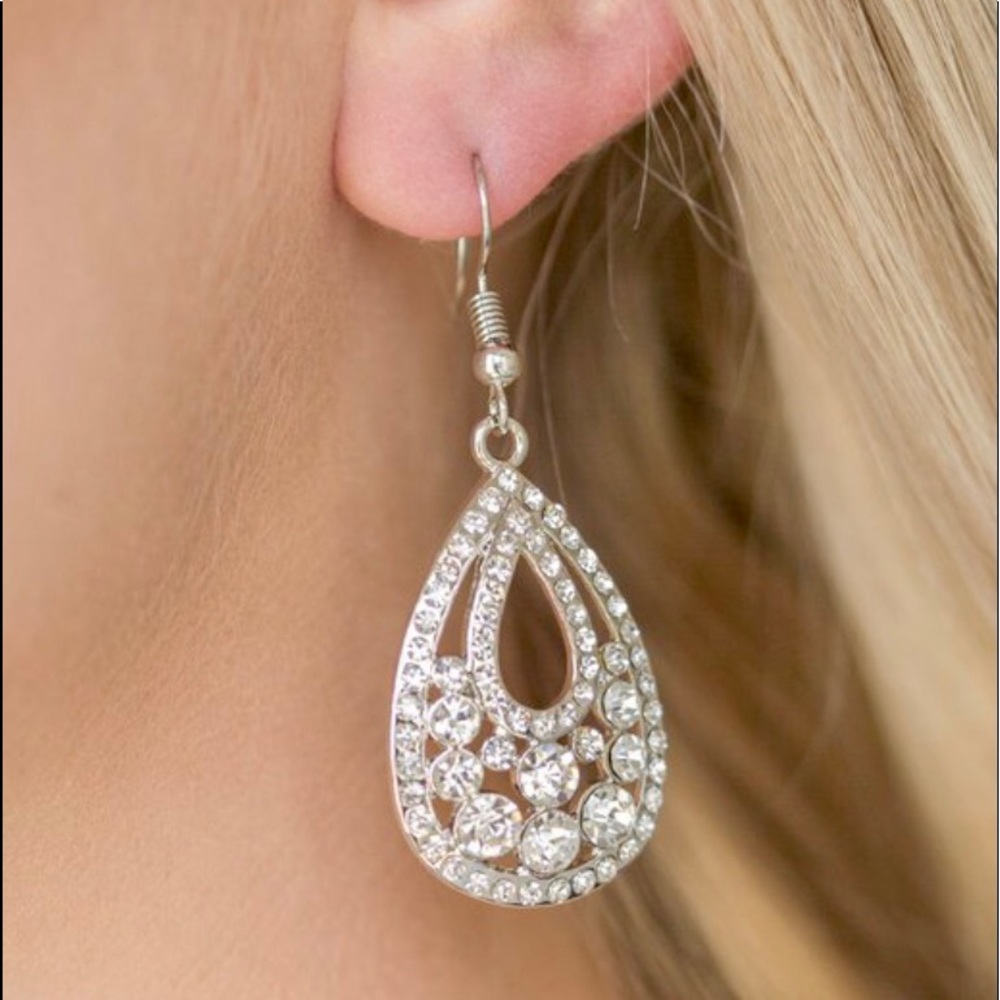 Sparkling Stardom - White Earrings - Picture 2 of 2